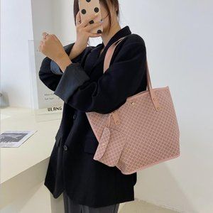 Stylish shoulder bag lady